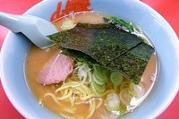 「醤油ラーメン」@ラーメン山岡家 狸小路4丁目店の写真