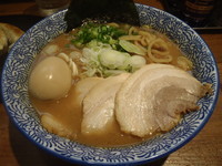 「特製濃厚魚介ラーメン」@豚骨一燈 大塚店の写真