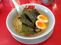 「豚骨醤油ラーメン」@山岡家 名古屋宝神店の写真