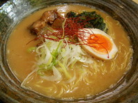 「鶏白湯醤油らーめん」@ラーメン猿座の写真