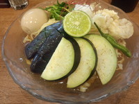 「鶏節の夏ナス涼麺(850)＋味玉( 100)」@麺や維新の写真