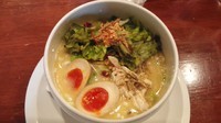 「鶏白湯麺（半熟味玉＋プチごはん付） 850円」@鶏白湯麺 蔭山 高田馬場店の写真