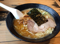 「ヨシベーラーメン 醤油 太麺」@ラーメン ヨシベー 八千代店の写真