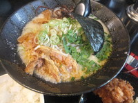 「豚中落ち麺ランチセット850円(ごはん・唐揚げ2個付き)」@麺家 KAZZの写真