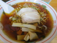 「あっさり（中）550円手打ち麺」@長尾中華そば 青森駅前店の写真