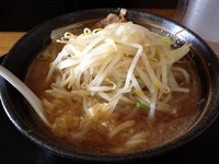 「ラーメン（７５０円）並・ニンニク」@麺屋 王蔵の写真