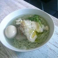 「リナブルーのスーパーフードラーメン(限定)+味玉」@BumBunBlauCafe with BeeHiveの写真