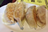 「ぷっくり餃子（4個） \520」@浅草 虎軒の写真