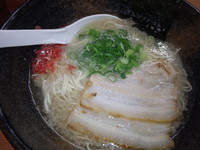 「塩とんこつらーめん(600円→300円)バリカタ他」@阿吽の写真