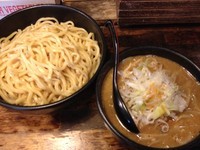 「辛味噌つけめん　＋　大盛り」@麺処 花田 上野店の写真