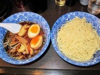 「肉ワンタンつけ麺620円＋麺中盛50円＋味玉90円」@肉厚わんたん麺と手作り焼売 ら麺亭 浅草支店の写真
