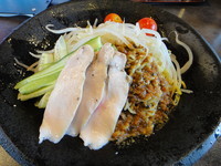 「【季節限定】し～っ鶏冷やし中華・ハルピン風味」@ハルピンラーメン 塩尻広丘駅前店の写真