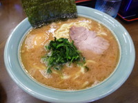 「中ラーメン+味玉 ¥800+¥100」@寿々㐂家の写真