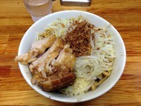 「小ぶた汁なし」@ラーメン神豚 横須賀中央店の写真