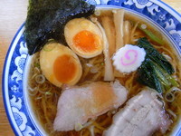 「中華そば+半熟味付玉子」@中華そば屋 佐藤の写真