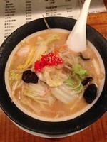 「野菜たっぷりとんこつらーめん」@とんとんの写真