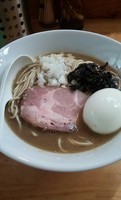 「特濃黒＋味玉＋和え玉」@煮干中華ソバ イチカワの写真