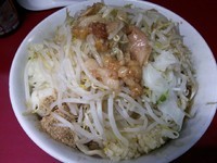 「たま小ラーメン　ヤサイニンニクアブラ　800円」@蓮爾 登戸店の写真