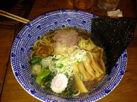 「醤油らあめん」@本場中華麺店 旨麺の写真