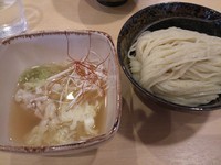 「キャベツと豚しゃぶの塩つけめん」@らーめん芝浜の写真