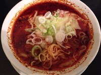 「ワンタン麺(赤辛)」@ちょもらんま酒場 八重洲地下街店の写真
