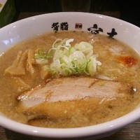 「背脂らーめん（醤油）700円」@背脂らーめん 宮本 西池袋店の写真