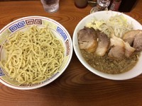 「小豚入り＋つけ麺（８９０円）」@ラーメン二郎 亀戸店の写真