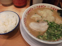 「らぁめん+わんたん」@九州大分らぁめん たまがった 西口店の写真