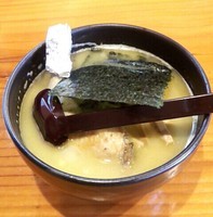 「濃厚鶏塩ラーメン　@800円(真駒内本店限定)」@白樺山荘 真駒内本店の写真