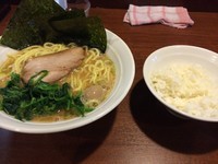 「ラーメン並➕サービスライス」@伝家の写真