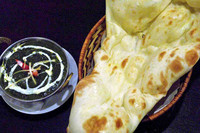 「マトンサグカレー980円＋プレーンナン300円」@インド・アジア料理 ポカラの写真