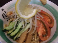 「【期間限定】らぁめん屋の冷し中華　９００円」@自家製麺 麺屋 利八の写真