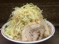 「小ラーメン（ﾔｻｲ）+ネギ」@ラーメン二郎 横浜関内店の写真