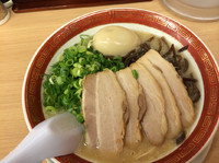 「白 全部乗せ」@博多らーめん 無双 大船店の写真