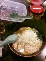 「MAXラーメン９８０円」@横濱家系ラーメン 壱角家 西新宿店の写真