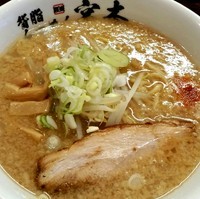 「背脂らーめん（醤油）７００円」@背脂らーめん 宮本 西池袋店の写真