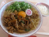 「豚玉らーめん ７２０円 ※ライス少なめ」@みんなのラーメン ブタドラゴンの写真