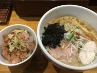 「鶏清湯 背脂塩ラーメン＋焼豚丼」@麺庵 小島流の写真