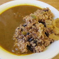 「酵素玄米と3種類の豆カレー + 穂高神社エール 950円」@ひつじ屋の写真