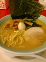 「豚骨醤油ラーメン」@横浜家系ラーメン 清六家 小山店の写真