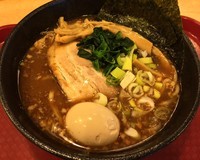 「横浜とんこつ醤油味＋とろり味玉（￥690＋￥90）」@雷音の写真