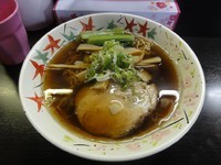 「醤油ラーメン」@らーめん ぐんじ 西条本店の写真