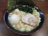 「味玉醤油ラーメン」@町田商店 横浜駅前店の写真