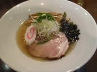 「豊深煮干しそば（塩・平打ち麺）750円」@麺や 虎徹の写真