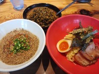 「冷やし豚骨つけ麺　790円」@ラー麺ずんどう屋 新宿歌舞伎町店の写真