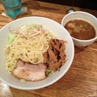 「一色つけ麺（中盛）　￥７８０」@神保町 可以の写真