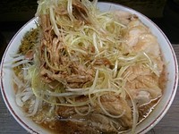 「小ぶたダブル ネギ アブラ ニンニク少し あれ」@ラーメン二郎 横浜関内店の写真