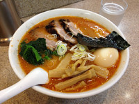 「辛みそ支那そば（大盛り）740円＋200円」@支那そば 糀家の写真