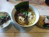 「大王イカそば」@中華そば 四つ葉の写真