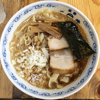 「背脂煮干しラーメン」@二葉 上荻店の写真